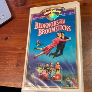 Bedknobs and Broomsticks Disney Masterpiece VHS016